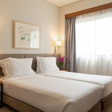 Dom Carlos Park فندق 3*